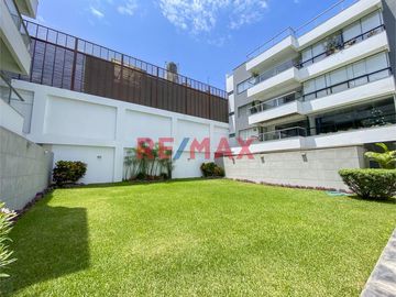 ✨ Descubre tu nuevo hogar en el corazón de Santiago de Surco. Presentamos un exclusivo departamento con espacios amplios y acabados de primera. Ubicad