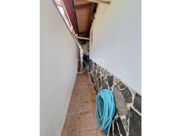 VENTA DE CASA CON PISCINA EN BRISAS DEL GOLF $260,000 #528