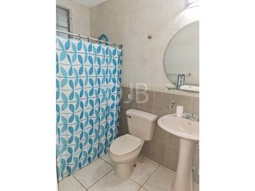 VENTA DE CASA CON PISCINA EN BRISAS DEL GOLF $260,000 #528