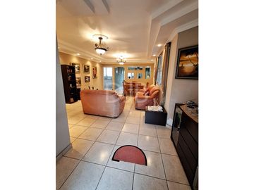 VENTA DE CASA CON PISCINA EN BRISAS DEL GOLF $260,000 #528