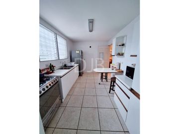 VENTA DE CASA CON PISCINA EN BRISAS DEL GOLF $260,000 #528