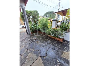 VENTA DE CASA CON PISCINA EN BRISAS DEL GOLF $260,000 #528