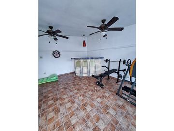 VENTA DE CASA CON PISCINA EN BRISAS DEL GOLF $260,000 #528