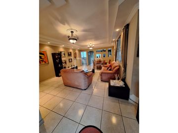 VENTA DE CASA CON PISCINA EN BRISAS DEL GOLF $260,000 #528