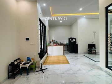 Dijual Rumah 1 Lantai Full Renovasi Posisi Depan Taman
