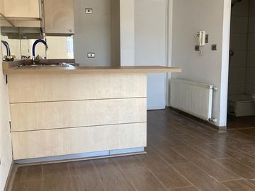Departamento en arriendo de 2 dorm. Carrera / Toesca