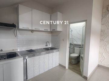 Rumah Modern 2 Lantai Semi Furnished Di Jakarta Timur
