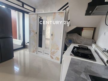Rumah Modern 2 Lantai Semi Furnished Di Jakarta Timur