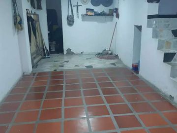 SE VENDE EXCELENTE CASA EN LOS ALCÁZARES CON RENTA, MANIZALES