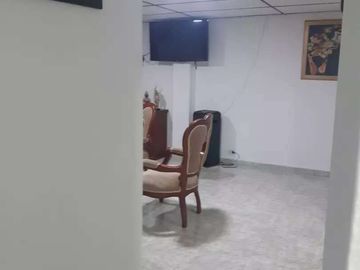 SE VENDE EXCELENTE CASA EN LOS ALCÁZARES CON RENTA, MANIZALES