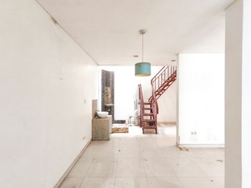 Rumah LT 108 Strategis di BSD 11 Mnt ke Eka Hospital Siap Huni J-52479