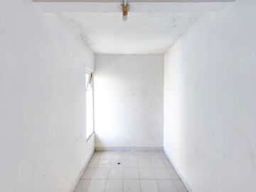 Rumah LT 108 Strategis di BSD 11 Mnt ke Eka Hospital Siap Huni J-52479