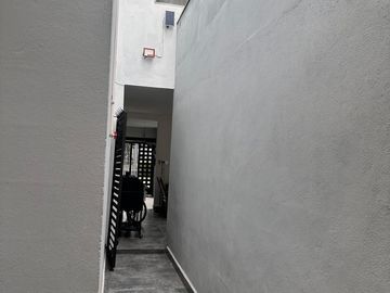 CASA EN VENTA PUERTA DE HIERRO CASTILLA,MTY.NL.