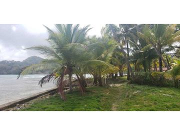 Terreno En Venta Frente Al Mar En Puerto Lindo