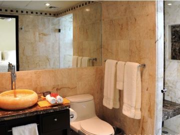 Departamento frente al mar con jacuzzi privado, spa, alberca climatizada, en ven
