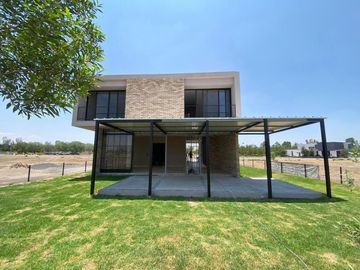 CASA EN VENTA EN VIÑEDOS DEL POLO