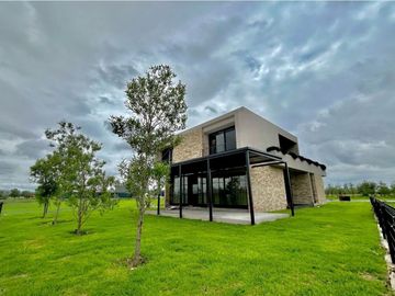 CASA EN VENTA EN VIÑEDOS DEL POLO
