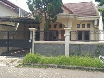 Rumah Minimalis Mulyosari Prima Row 3 Mobil