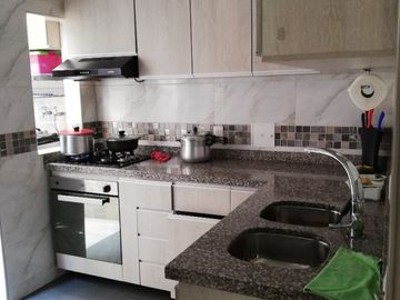 VENDO LINDA CASA REMODELADA Y REFORMADA EN PORTAL DE OVIEDO - ANILLO VIAL
