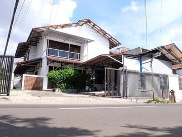 Rumah hook pinggir jalan cocok untuk usaha duren sawit Jakarta timur
