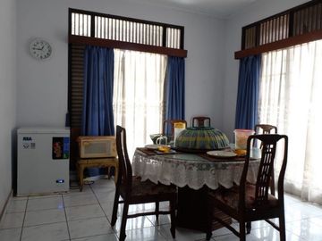Rumah hook pinggir jalan cocok untuk usaha duren sawit Jakarta timur