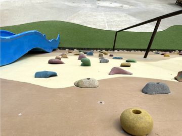 CASA  AMPLIA EN URB MANTA BEACH, MANTA
