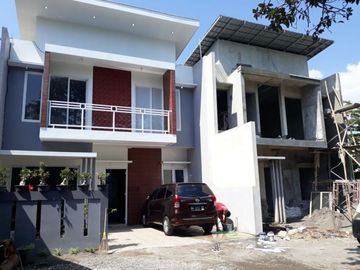 Dijual Rumah 2 Lantai dekat Pemda Sleman 900an Juta