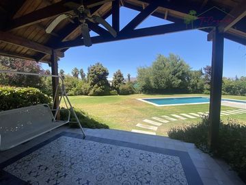 Casa en parcela venta 4D/3B Club de Golf Oliveto - Talagante