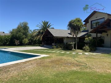 Casa en parcela venta 4D/3B Club de Golf Oliveto - Talagante
