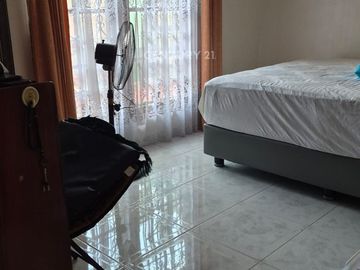 RUMAH CANTIK UNIK DI PERUMAHAN MERUYA INDAH