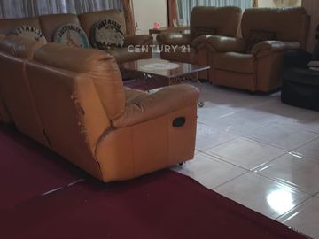 RUMAH CANTIK UNIK DI PERUMAHAN MERUYA INDAH