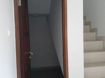 Rumah 2 lantai dalam komplek harga sewa 2 tahun