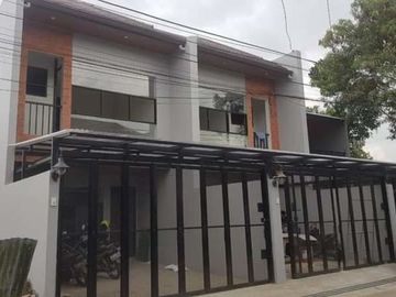 Rumah baru gunung batu dekat gateway pasteur bandung