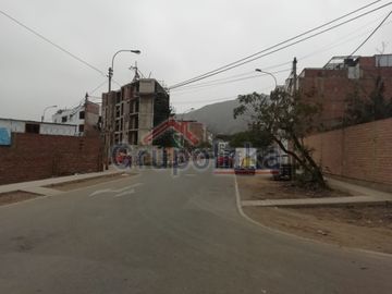 TERRENO EN URBANIZACIÓN ALPAMAYO COLINDANTE A LA MOLINA