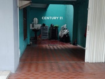 DIJUAL RUMAH LOKASI STRATEGIS AKSES JALAN 2 MOBIL