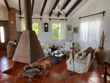 Excelente Casa en Venta Uniplanta