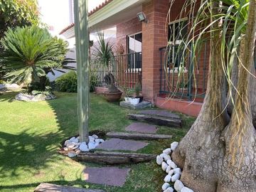 Excelente Casa en Venta Uniplanta