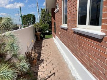 Excelente Casa en Venta Uniplanta