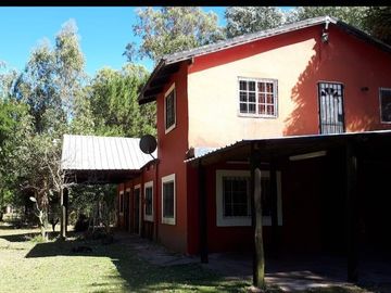 Casa en venta - 2 Dormitorios 3 Baños - Cochera - La Capilla, Florencio Varela