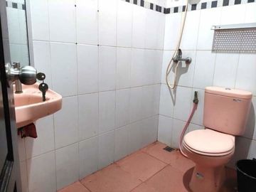 Rumah Hook Luas di Pondok Permai Kadipiro