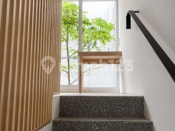 Dijual Rumah Minimalis 3.5 Lantai, Furniture Dari Developer Siap Huni Cluster Imajihaus Greenwich BSD City