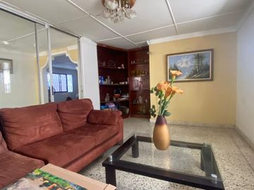 casa en venta en ciudad jardín. Cod V135