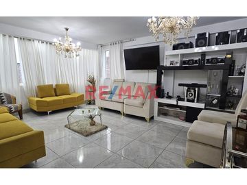 Venta De Departamento Duplex Urb. Mochica Con Potencial De Negocio