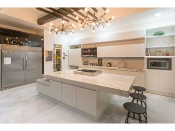 MANSION CON PISCINA EN COSTA DEL ESTE 5 RECAMARAS 1200M2