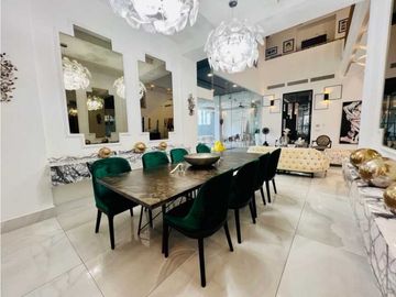 MANSION CON PISCINA EN COSTA DEL ESTE 5 RECAMARAS 1200M2