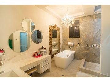 MANSION CON PISCINA EN COSTA DEL ESTE 5 RECAMARAS 1200M2