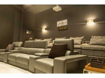MANSION CON PISCINA EN COSTA DEL ESTE 5 RECAMARAS 1200M2