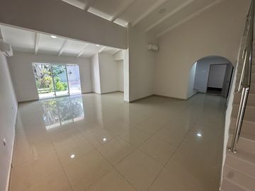 casa en arriendo en alto prado. Cod A94947