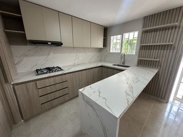 casa en arriendo en alto prado. Cod A94947