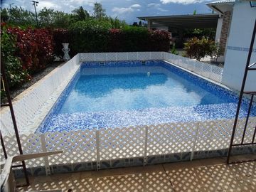 Venta: Casa 4 recámaras con piscina en Aguadulce